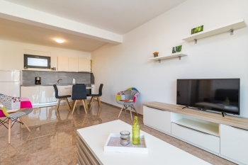 Apartman White 7: